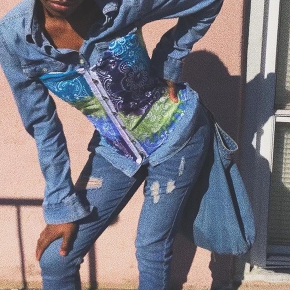 Corset - Picture 2 of 4